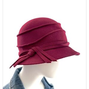 Nordstrom 100% wool burgundy cranberry  maroon women’s hat